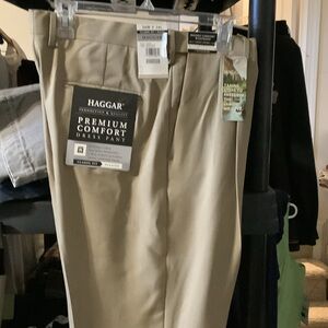 Haggar Men's Premium Comfort Dress Pants‎ - Khaki, wrinkle free, stretch waist,